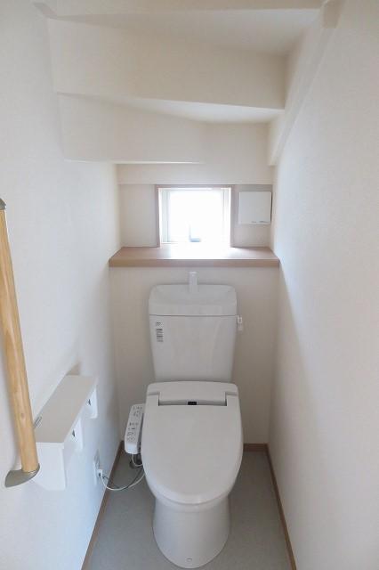 Toilet. 1 ・ 2 Kaitomo, Bidet with function!