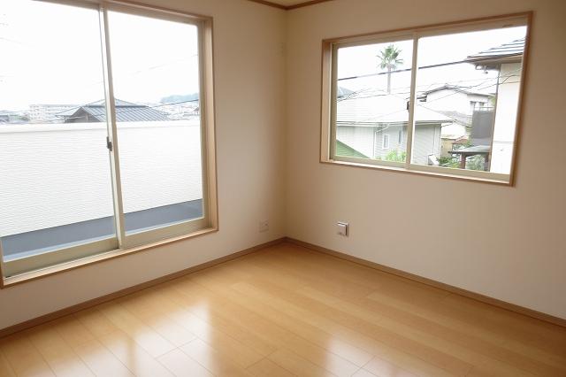 Non-living room. 2 Kaiyoshitsu