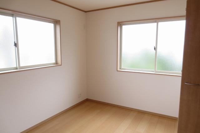 Non-living room. 2 Kaiyoshitsu