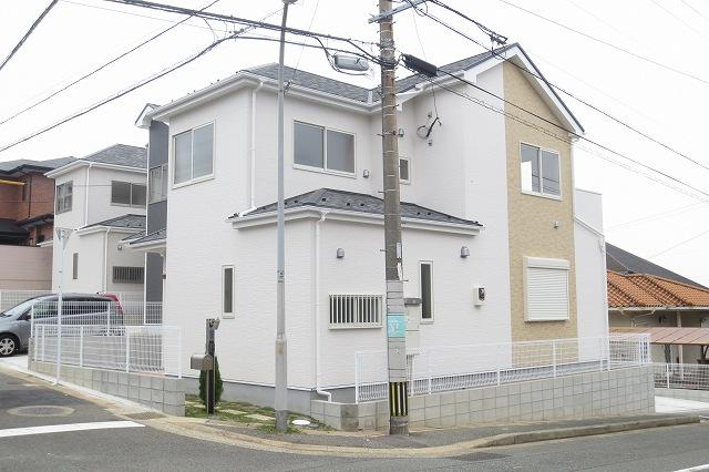 Local appearance photo. Local (10 May 2013) Shooting