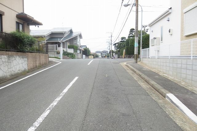 Local photos, including front road. Local (10 May 2013) Shooting