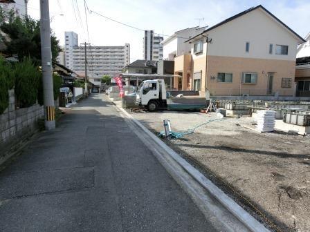 Local photos, including front road. Local (10 May 2013) Shooting