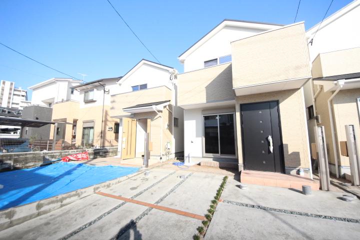 Local appearance photo. Local (12 May 2013) Shooting