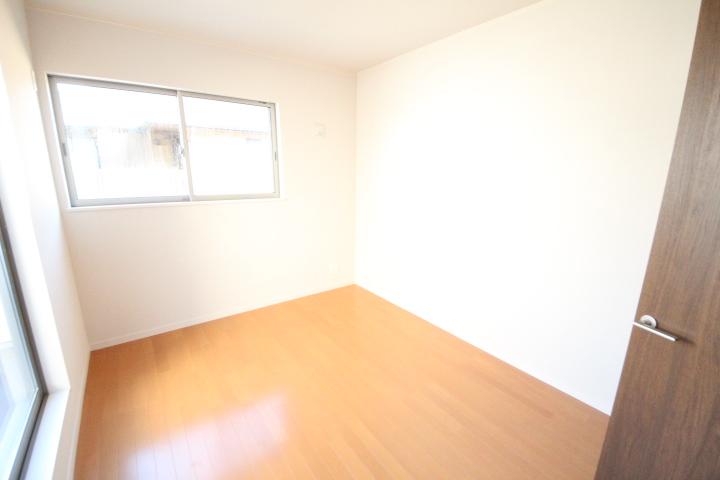 Non-living room. Local (12 May 2013) Shooting