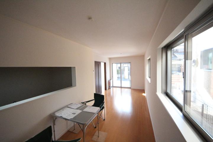 Living. Local (12 May 2013) Shooting