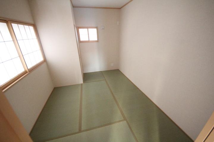 Non-living room. Local (12 May 2013) Shooting