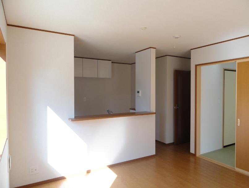 Same specifications photo (kitchen). The photograph is the same type