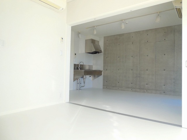 Living and room. White flooring