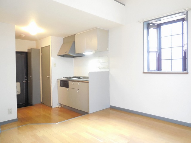 Other room space. bay window