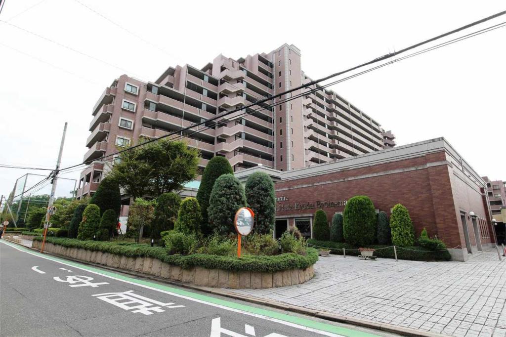 Building appearance. Initial cost may be divided and credit card settlement possible. 