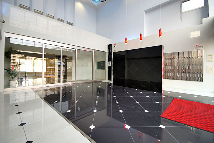 Building appearance. Entrance