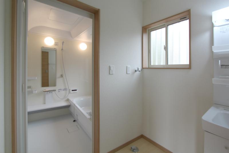Same specifications photo (bathroom)