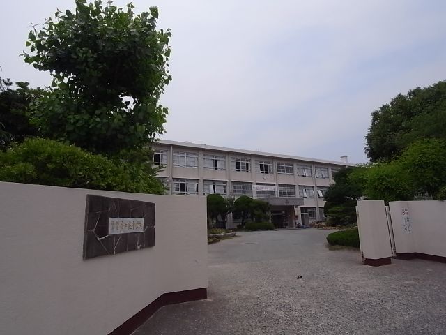 Junior high school. Municipal Tatara until junior high school (junior high school) 920m