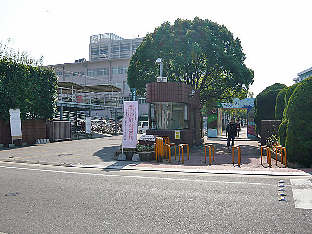 University ・ Junior college. Kyushu Sangyo University (University of ・ 700m up to junior college)