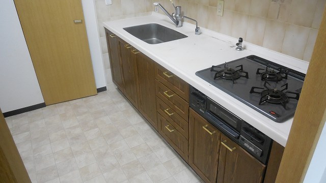 Kitchen. Large kitchen with stove