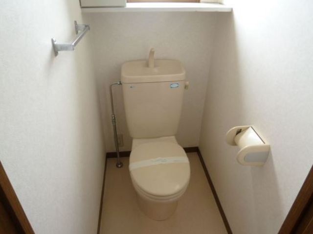 Other room space. Toilet with cleanliness