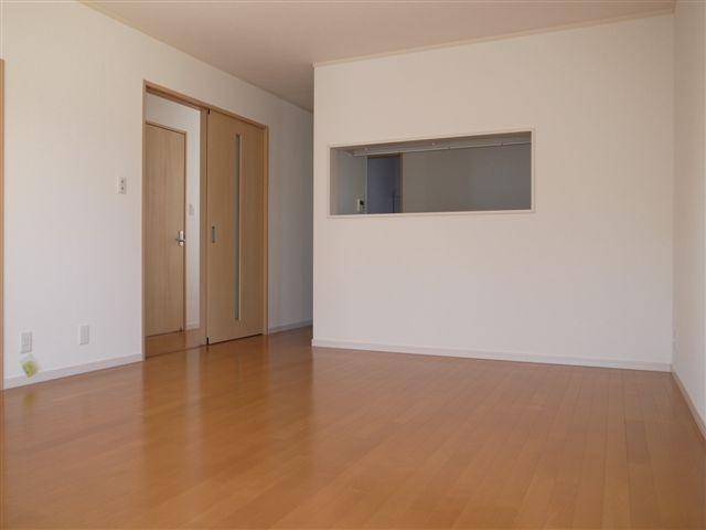 Same specifications photos (living). It is different from the real thing.