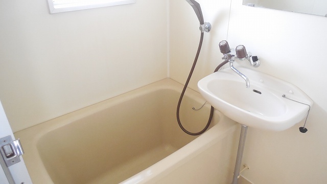 Bath. Vanity unit bus