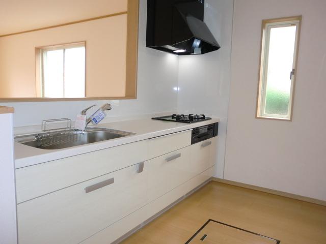 Same specifications photo (kitchen). Same specifications, Face-to-face kitchen