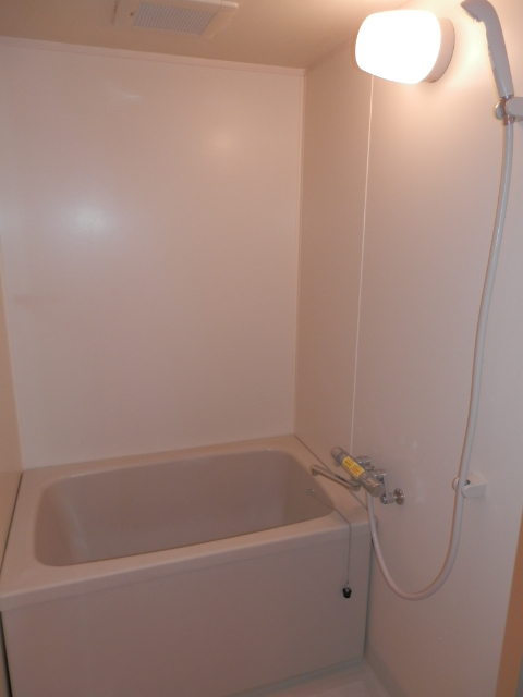 Bath. Temperature adjustment is also handy Tsuite convenient thermo-water plugs in the bathroom