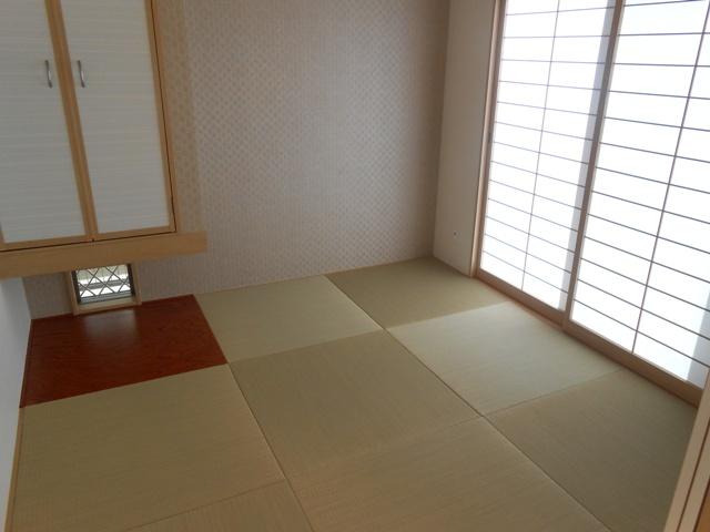 Non-living room. Local shooting (September 2013)