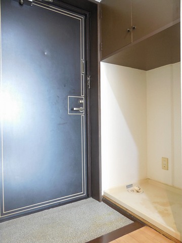 Other room space. Indoor Laundry Storage