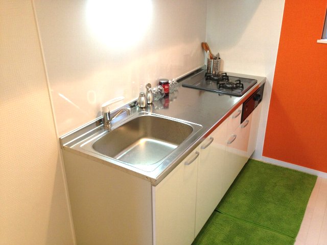 Kitchen. Two-burner gas stove is equipped with an independent system Kitchen.