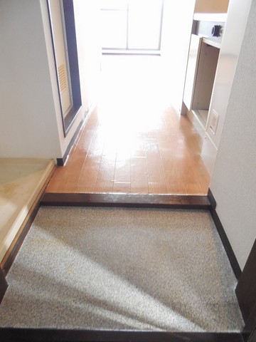 Other room space. Light is full to the door