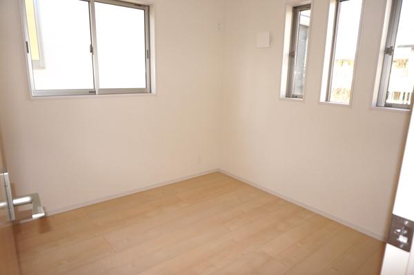 Non-living room. Indoor (12 May 2013) Shooting