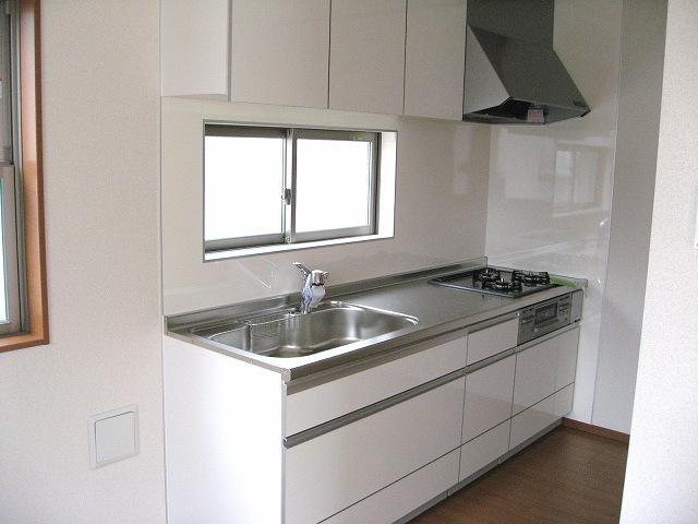 Same specifications photo (kitchen). 3-neck gas stove! (Same specifications photo)