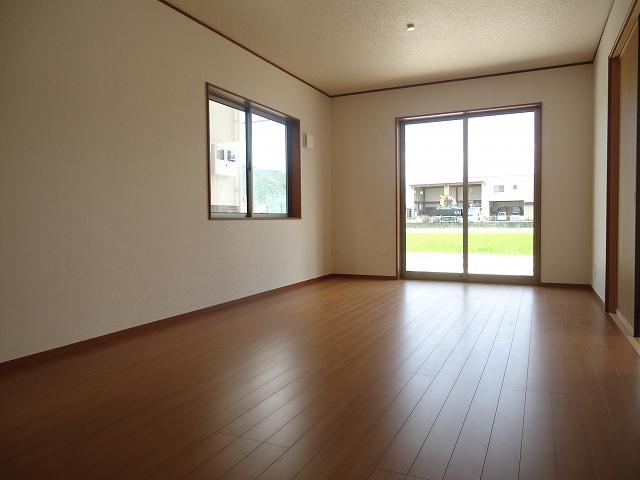 Same specifications photos (living). Living 17 Pledge! (Same specifications photo)