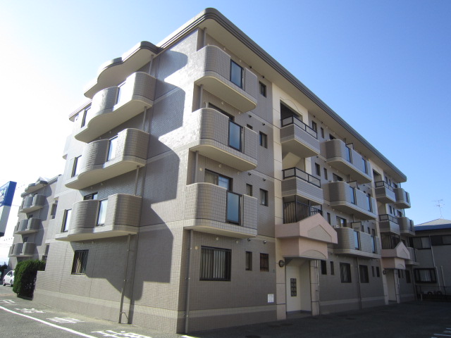 Building appearance. Longing apartment ☆ 