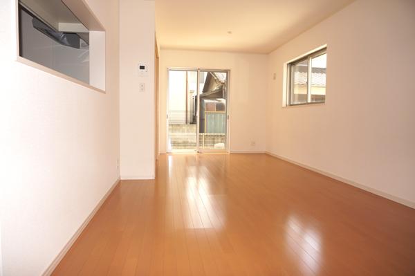 Same specifications photos (living). (No. 2 place) the same specification