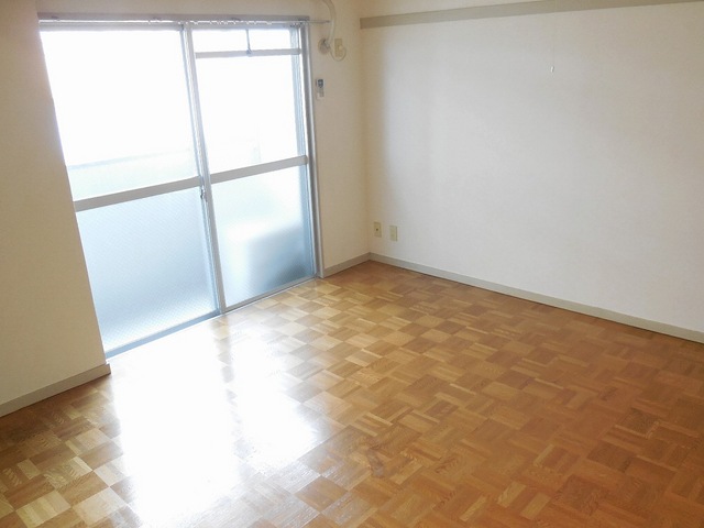 Other room space. Flooring