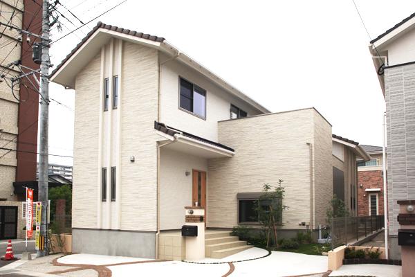 Local appearance photo. Local (12 May 2013) Shooting