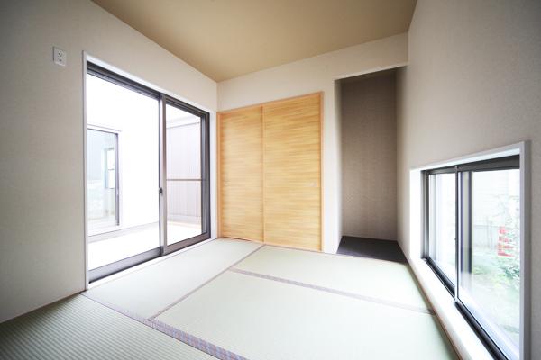 Other. No. 10 placeese-style room.