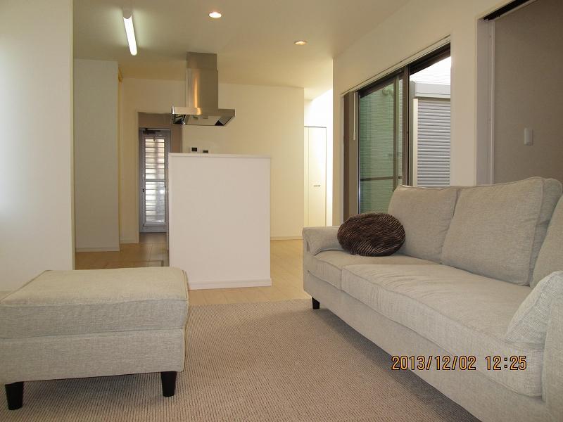 Living. Indoor (12 May 2013) is now shooting remaining 1 buildings.