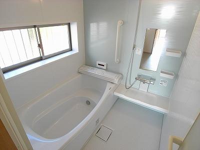 Bathroom. ※ The photograph is a property of the same manufacturer and construction.