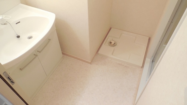 Other room space. Washroom is also beautiful