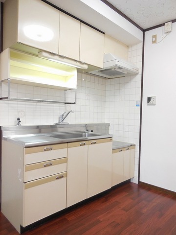 Kitchen. System kitchen is wide