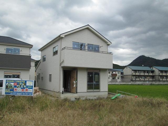 Local appearance photo. Local (11 May 2013) Shooting