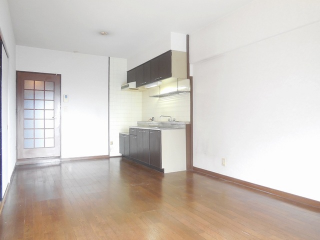 Other room space. Spacious kitchen