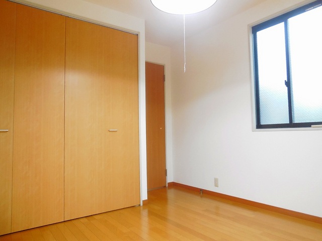 Living and room. There is also a private room