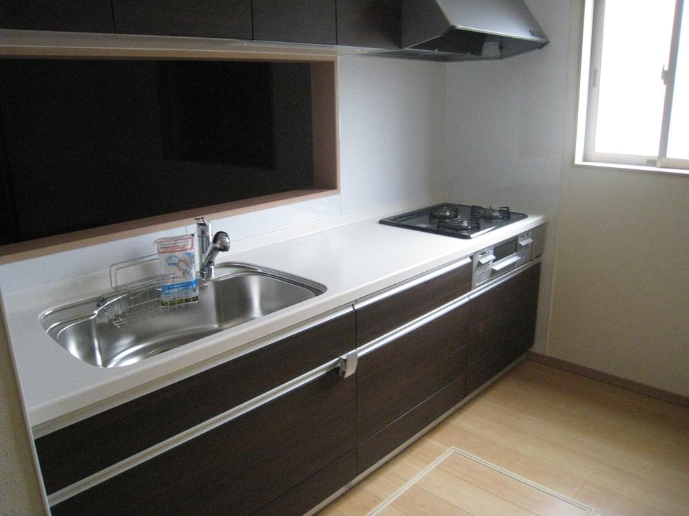 Kitchen. Indoor (12 May 2013) Shooting