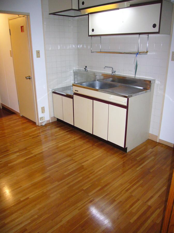 Living and room. Dining anyway broad! 