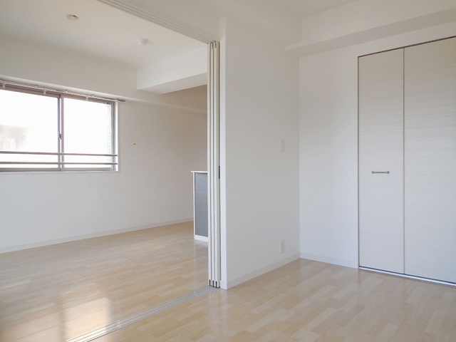 Other room space. There is a feeling of cleanliness in the room the entire white keynote