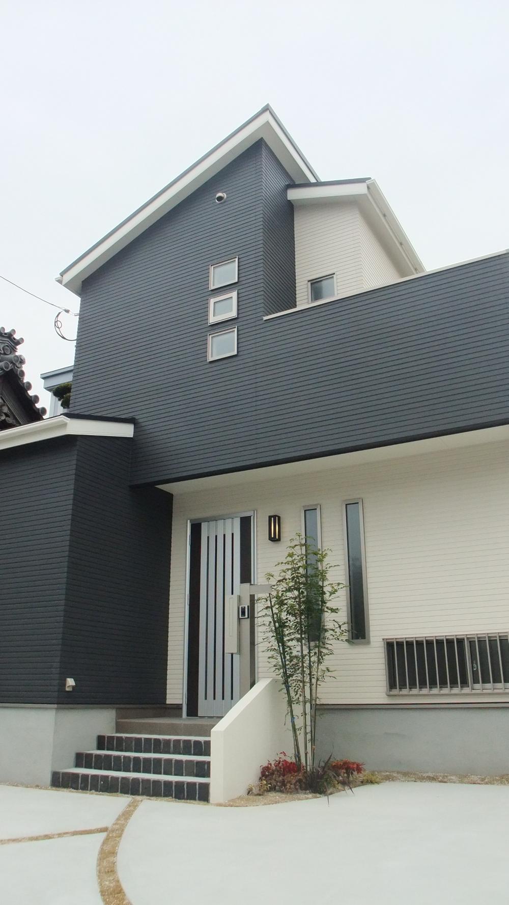 Building plan example (exterior photos). Building plan example: Appearance