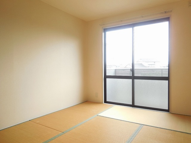 Living and room. There are Japanese-style room