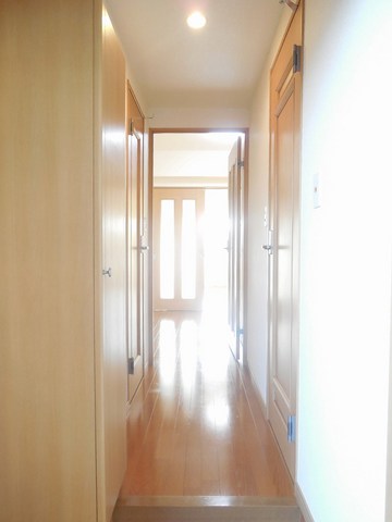 Entrance. Hit the light to the door