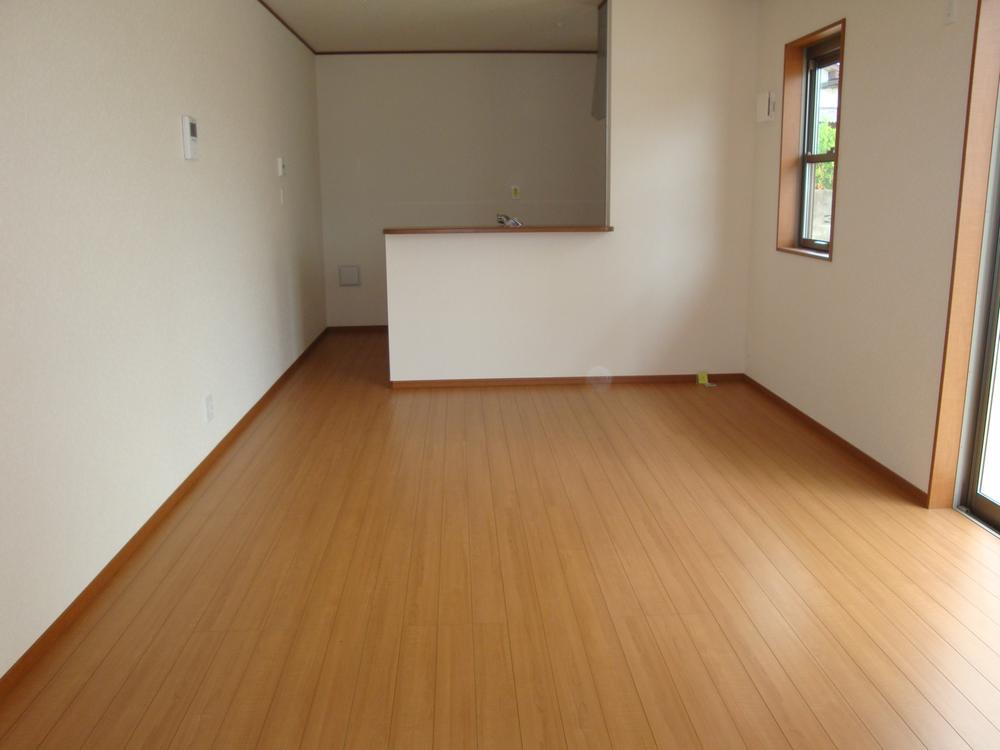 Same specifications photos (living)